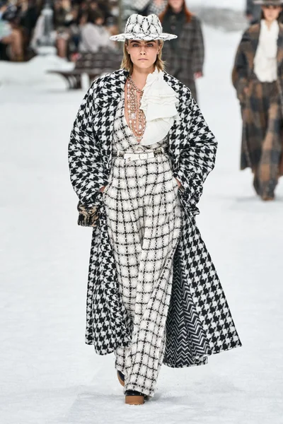 Look 1